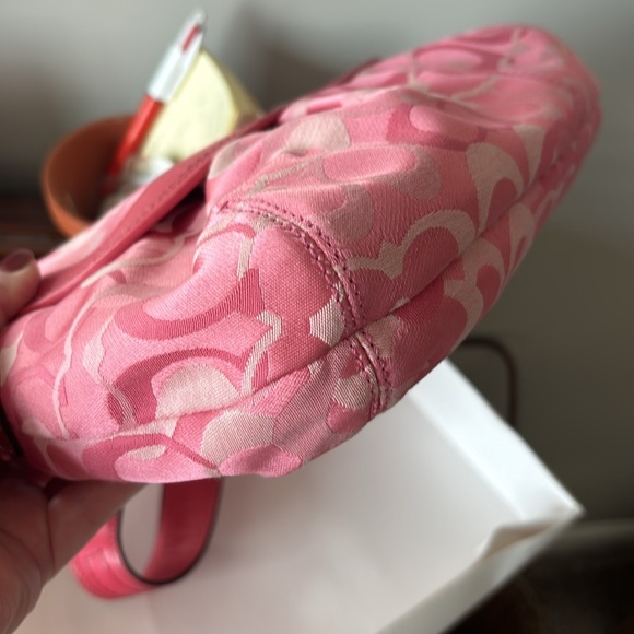 Vintage Coach bag. New with tags. Been in a box for 12 years. Great value - Picture 5 of 7